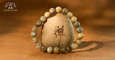 Labradorite Jewelry: Mystical Gems for Modern Style