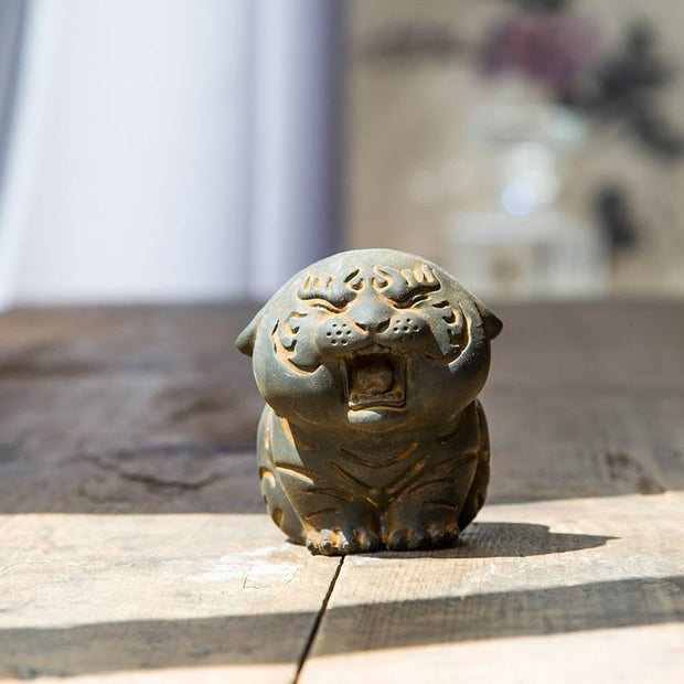 Buddha Stones Mini Cute Tiger Iron Powder Rust Cast Resin Statue Home Decoration