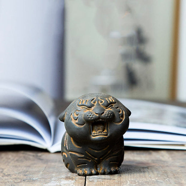 Buddha Stones Mini Cute Tiger Iron Powder Rust Cast Resin Statue Home Decoration Decorations BS 1