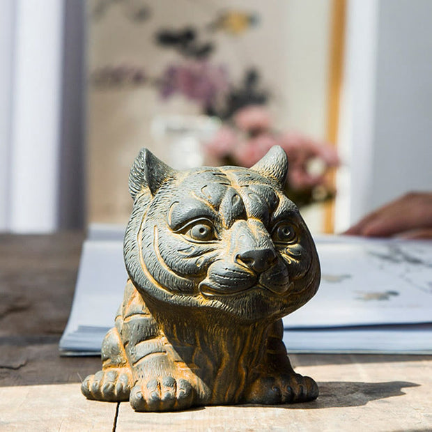 Buddha Stones Handmade Small Lovely Tiger Iron Powder Rust Cast Resin Statue Home Decoration