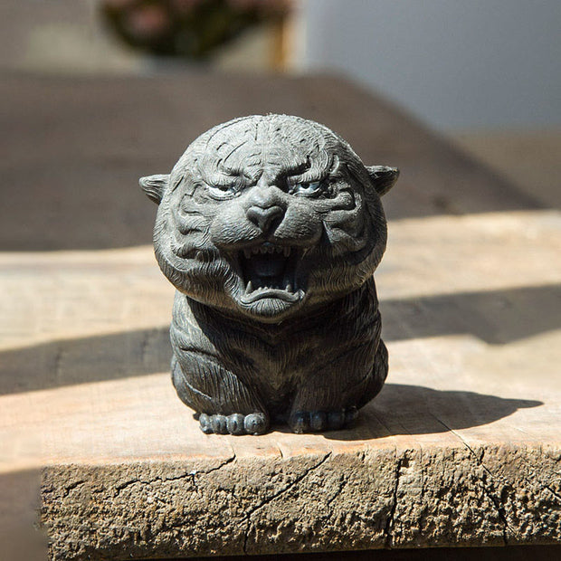 Buddha Stones Handmade Mini Roaring Tiger Iron Powder Rust Cast Resin Statue Home Decoration Decorations BS Black Version 7.5*8*5.5cm