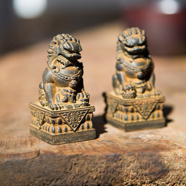 Buddha Stones Handmade Lion Fu Foo Dogs Iron Powder Rust Cast Resin Statue Ward Off Evil Protection Home Decoration Decorations BS 35