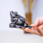 Buddha Stones Handmade Feng Shui Frog Toad Copper Coins Iron Powder Rust Cast Resin Statue Home Decoration Decorations BS 19