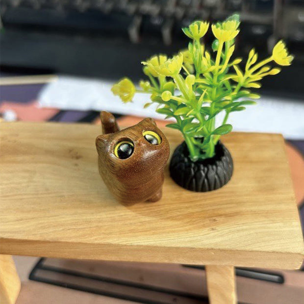 FREE Today: Positive and Soothing Green Sandalwood Ebony Wood Sandalwood Small Leaf Red Sandalwood Mini Lucky Cat Decoration