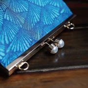 Buddha Stones Vintage Peacock Blue Leaf Pattern Pearl Metal Handbag