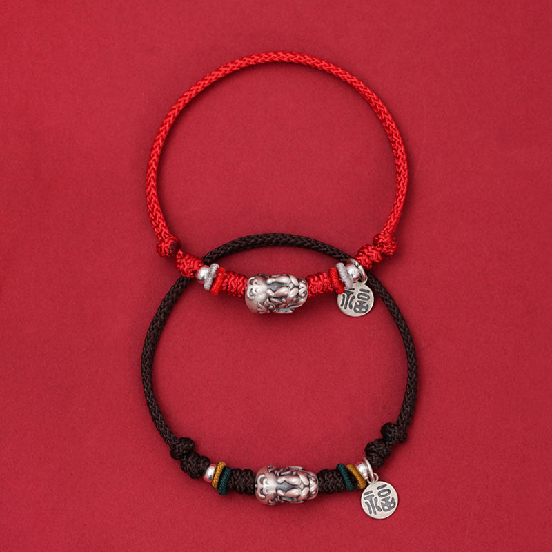 Bracciale Feng Shui in corda rossa con ciondolo Pi Xiu in Bracciale Feng Shui in corda rossa con ciondolo Pi Xiu in